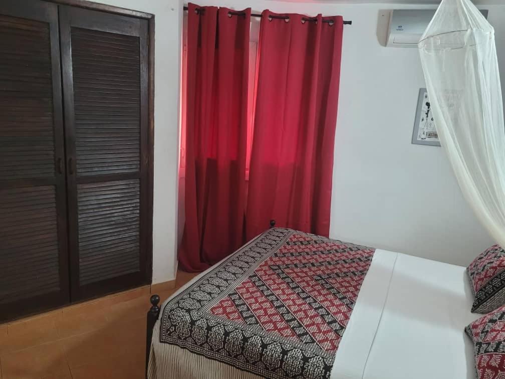 Villa Bord De Mer Avec Piscine Sali Tapé Extérieur photo