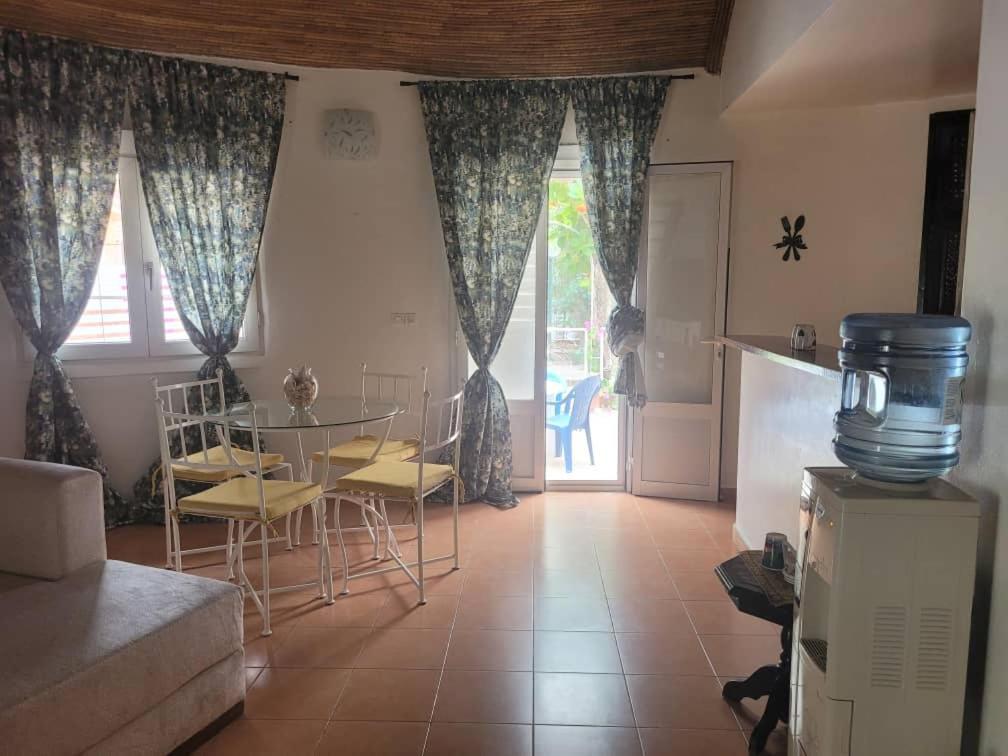 Villa Bord De Mer Avec Piscine Sali Tapé Extérieur photo
